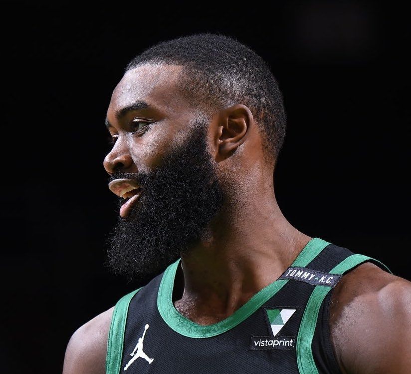 NBA重罚杰伦・布朗！怒喷裁判遭罚35万，罚球差距引发热议