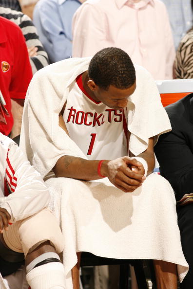 [图]字母哥37+11拉文复出20分 雄鹿客场大胜国王