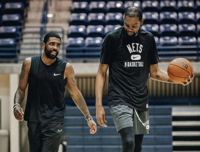 [井]nba交易市场[井] Brett Siegel报道，据联盟消息人士透露，鹈鹕对琼斯和墨菲的要价为至少两个不受保护的首轮选秀权