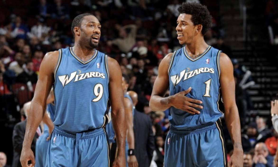 胜深圳更衣室！全员兴奋氛围极佳