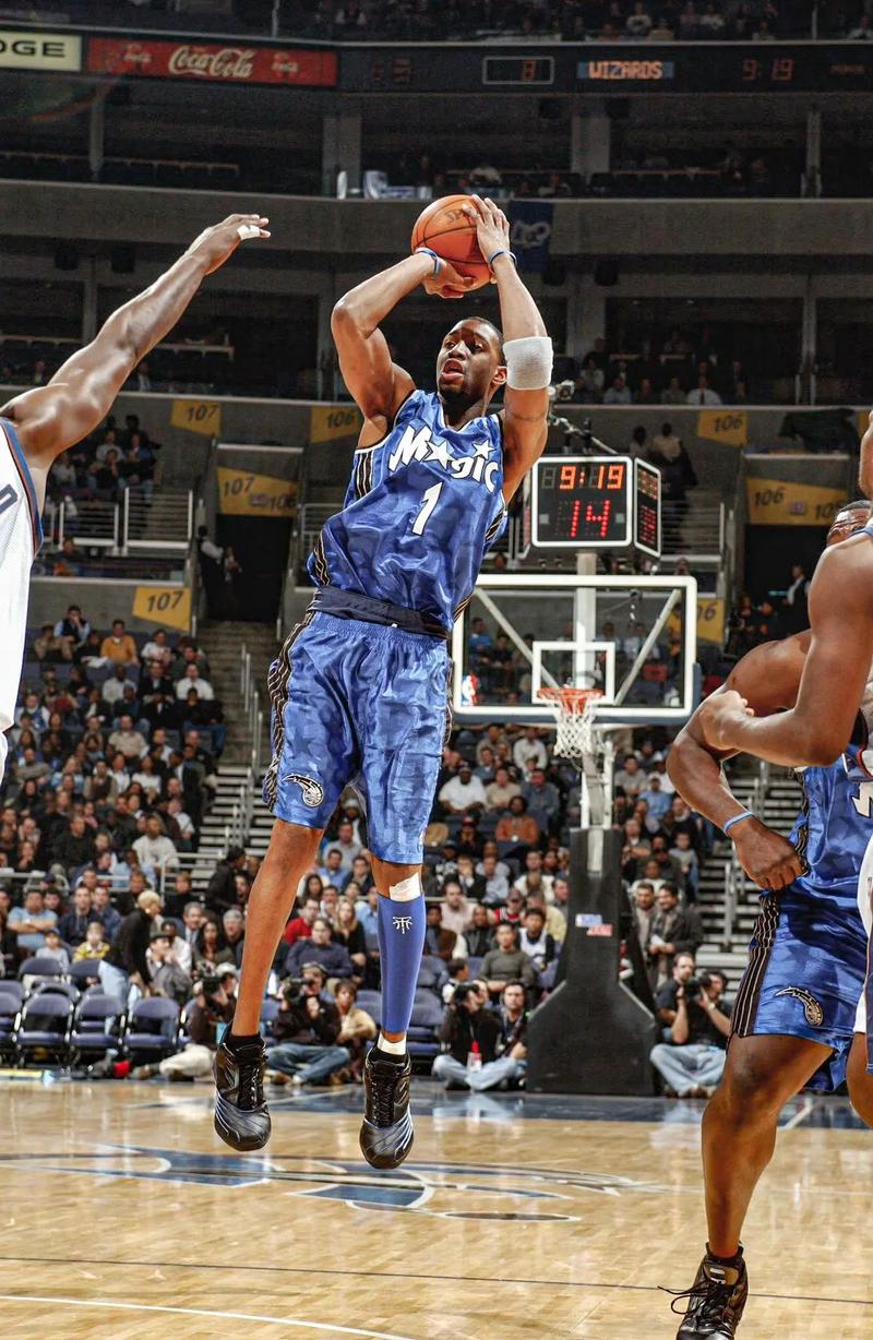 《佩德罗·马丁尼兹：在打者疯狂整活的时代，他如何用变速球维持尊严？》